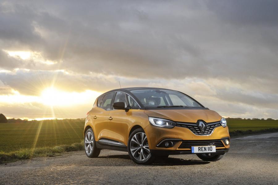  Renault Scenic 2016 года  (UK) (фото 17 из 32)